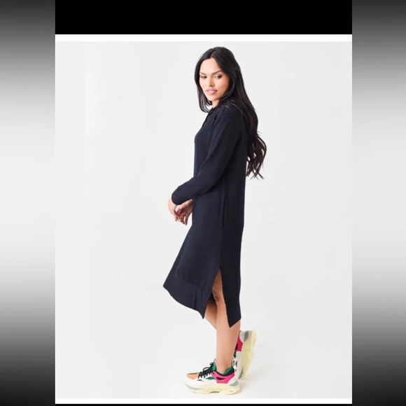 Stateside Dresses & Skirts - Anthropologie Stateside Softest Fleece Hoodie Maxi Dress Black
Size Medium
